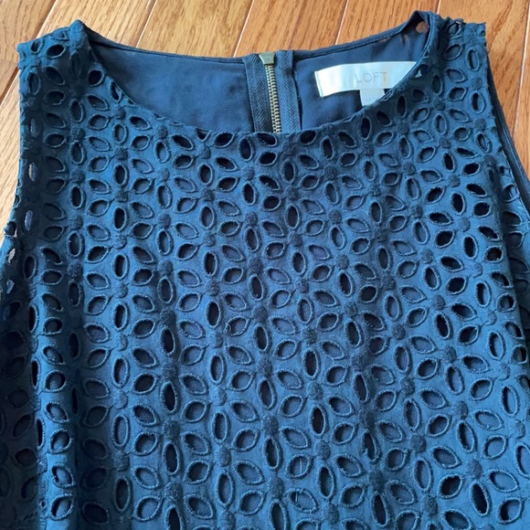 Black daisy eyelet dress - Picture 6 of 7